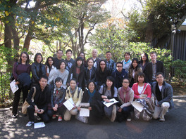 students visit the nezu museum in Tokyo