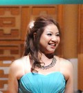郭婉玲 (Marisa Kwok )，音樂學士(HKAPA)，獲英國皇家音樂學院聯合委員會(ABRSM)歌唱演奏級文憑，師承國際級女高音歌唱家江樺女士及饒嵐女士。