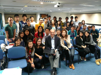 Class photo of BSc (Hons) Food and Nutrition, 2011 with Mr Peter Mitchell, Senior Lecturer, Ulster University.