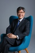 Dr Lucas Hui