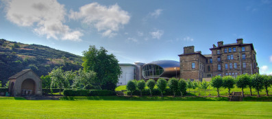 爱丁堡龙比亚大学