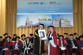 香港大學專業進修學院學生  獲頒倫敦大學一級榮譽學銜和勇奪全球第一