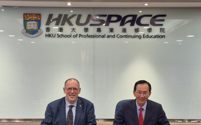 学院与皇后大学签署合作备忘录