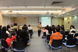 香港心理學會註冊臨床心理學家暨學院講師羅瑞芬探討如何與子女建立良好溝通
