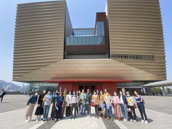 On 10 March, nearly a hundred alumni participated in the guided tour to the Hong Kong Palace Museum