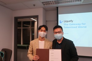 From left: Mr Adrian Lai, CEO of Liquefy; Teacher Mr Calvin Cheng, Founder & CEO, Wizpresso Limited