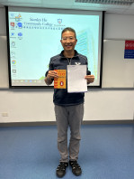 恭喜陳先生獲得我們德語入門證書課程的最佳進步獎！Gratuliere! 