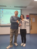 恭喜谭小姐获得我们法语入门证书课程的杰出表现奖! Félicitations!