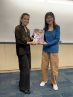 恭喜Anna獲得我們意大利語入門證書課程的傑出表現獎! Congratulazioni!